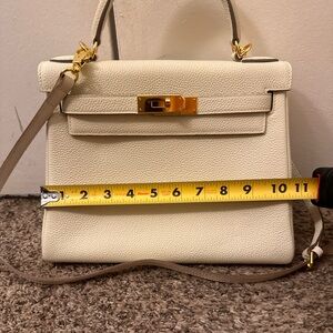 Leather purse w/ shoulder strap